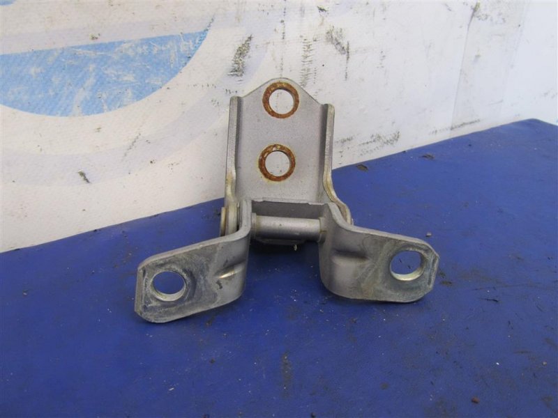 Петля двери верхняя передняя правая 3 BK 03-08