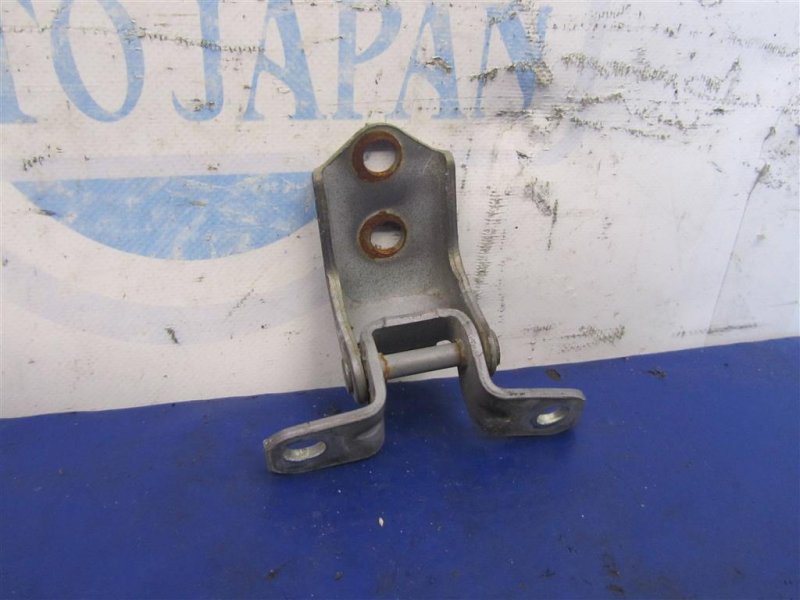 Петля двери нижняя передняя правая 3 BK 03-08