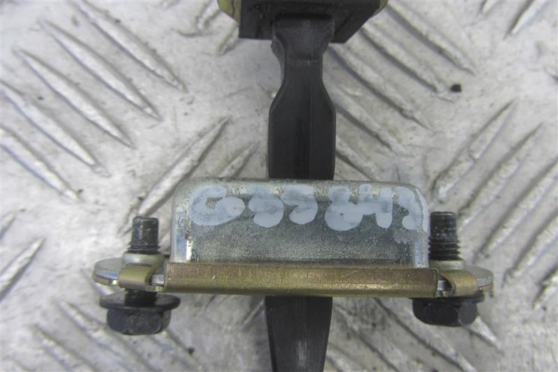 Ограничитель двери передний правый INFINITI G25/G35/G37/Q40 06-14 Седан 3.5 VQ35HR Ограничитель двери передний правый INFINITI G25/G35/G37/Q40 06-14 Седан 3.5 VQ35HR