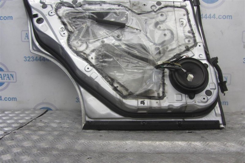 Дверь задняя левая G35 03-07 2006 Седан 3.5