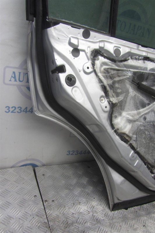 Дверь задняя левая G35 03-07 2006 Седан 3.5