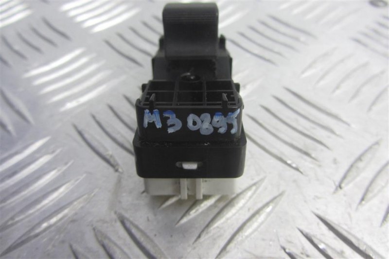 Кнопка стеклоподъемника передняя правая 3 BL 09-13 2009 Седан 2.0 Кнопка стеклоподъемника передняя правая 3 BL 09-13 2009 Седан 2.0