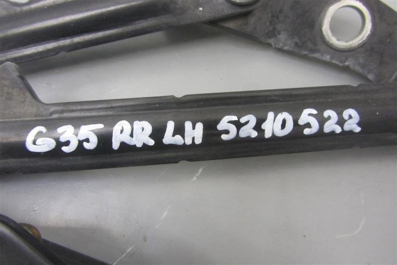 Петля крышки багажника левая G25/G35/G37/Q40 06-14 2007 Седан 3.5 VQ35HR Петля крышки багажника левая G25/G35/G37/Q40 06-14 2007 Седан 3.5 VQ35HR