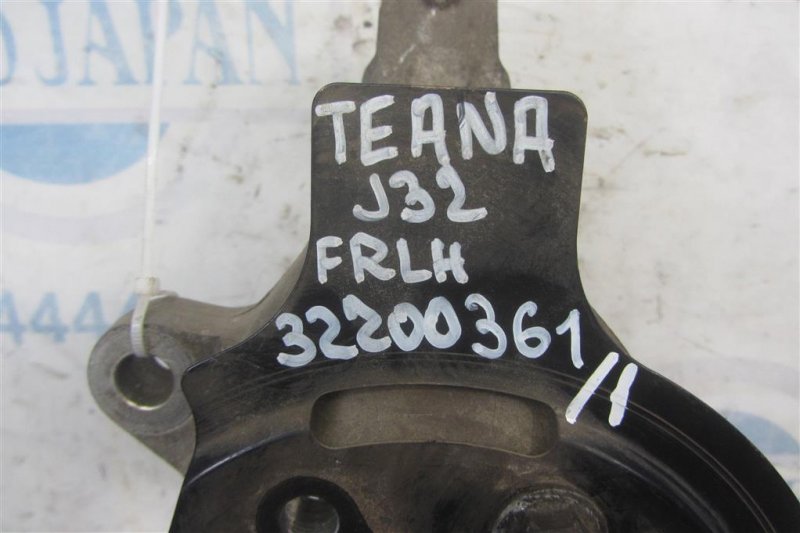 Кулак поворотный передний левый NISSAN TEANA J32 08-14