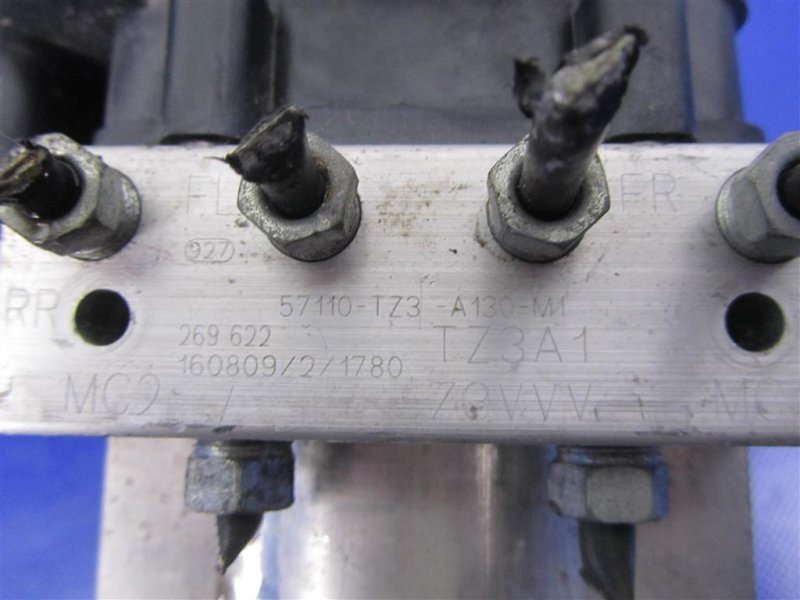 Блок ABS TLX 14-17 2016 Седан 3.5