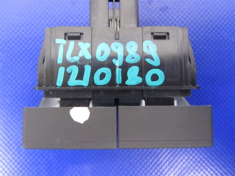 Кнопка открывания багажника внутренняя TLX 14-17 2016 Седан 3.5 Кнопка открывания багажника внутренняя TLX 14-17 2016 Седан 3.5