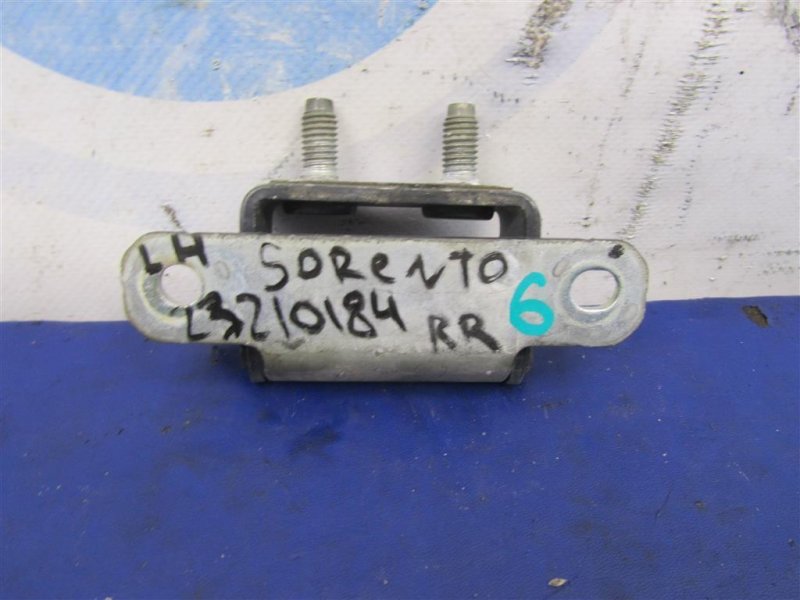 Запчасть петля крышки багажника левая KIA SORENTO XM 09-14 2012 Внедорожник 2.4 79710-2E000 Б/У Петля крышки багажника левая KIA SORENTO XM 09-14 2012 Внедорожник 2.4 79710-2E000 Б/У