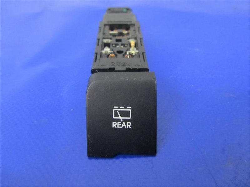 Кнопка KIA SORENTO XM 09-14 2012 Внедорожник 2.4 93748-1U000 Б/У