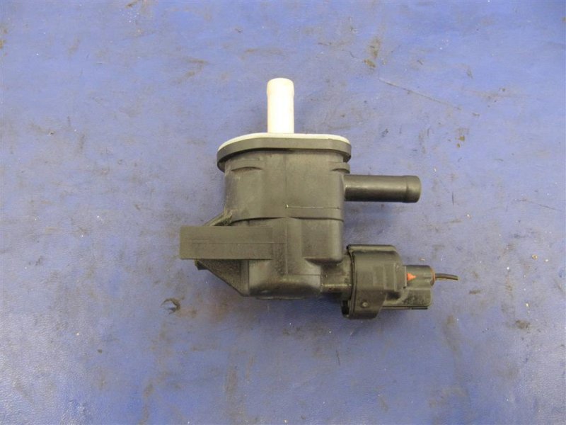 Клапан электромагнитный (вакуумный) TOYOTA SIENNA 11-16 2012 GSL30 3.5 2GR-FE 25860-31070 Б/У