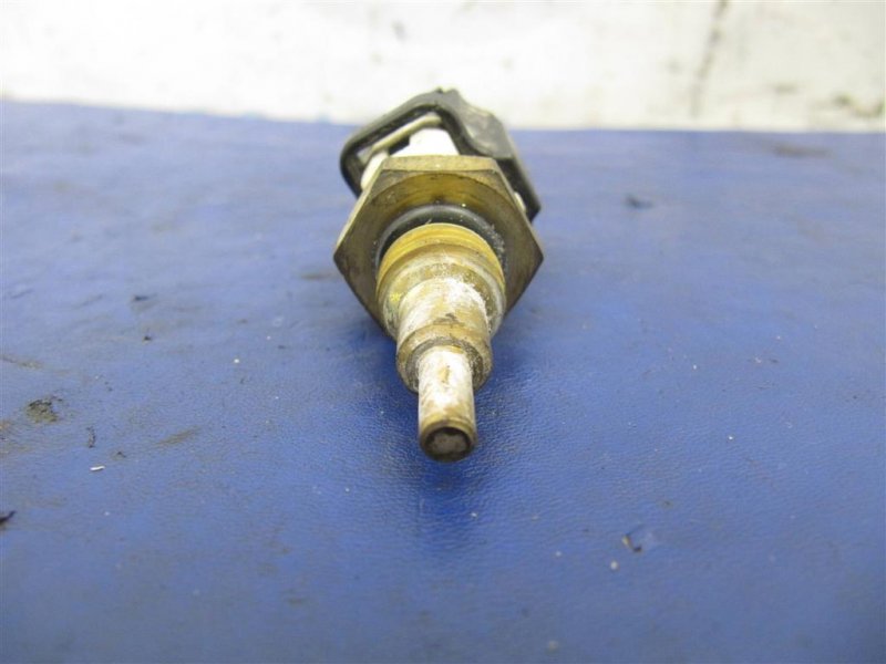 Датчик температуры охлаждающей жидкости PRIUS - 30 09-17 2013 ZVW30 1.8 2ZRFXE