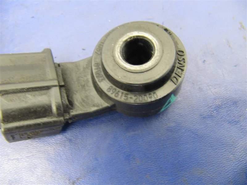 Датчик детонации TOYOTA PRIUS - 30 09-17 ZVW30 1.8 2ZRFXE Датчик детонации TOYOTA PRIUS - 30 09-17 ZVW30 1.8 2ZRFXE