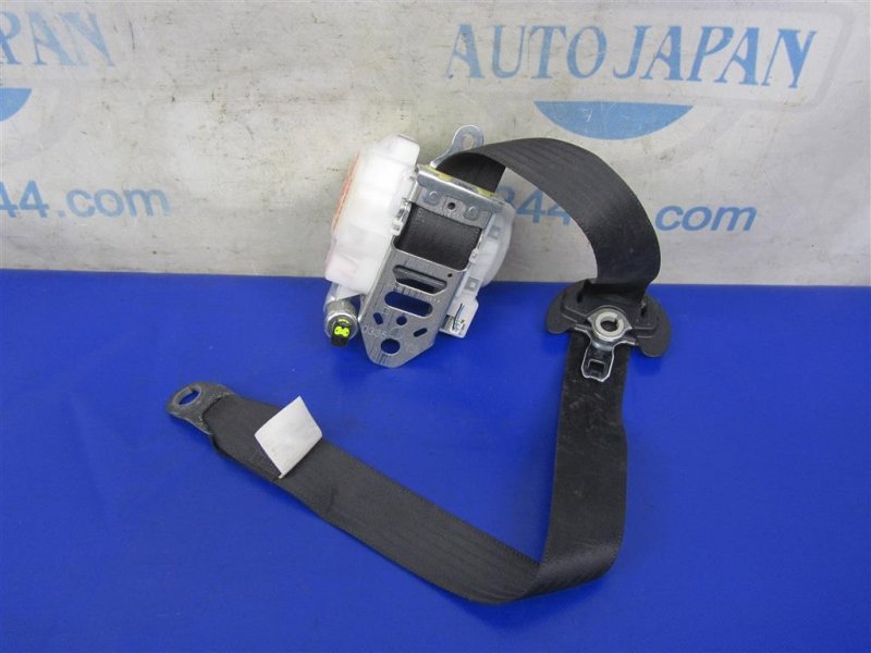 Ремень безопасности передний правый LEXUS CT200 11-17 Хетчбек 1.8
