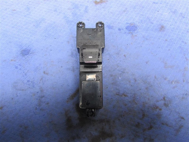 Кнопка стеклоподъемника HYUNDAI TUCSON TL 15-20 93580-D30004X Б/У