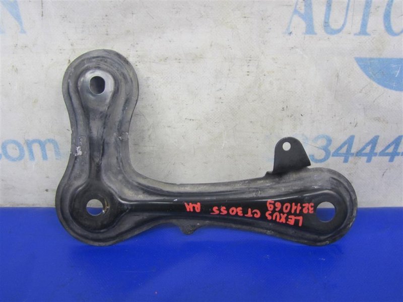Крепление балки подвески правое LEXUS CT200 11-17 2012 Хетчбек 1.8 52257-12011 Б/У