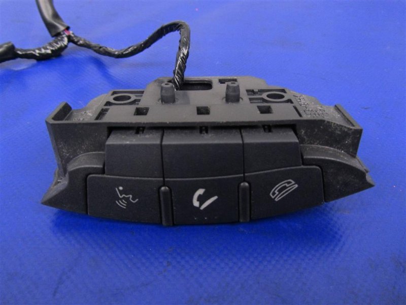 Кнопки на руль MITSUBISHI OUTLANDER XL 05-13 2006 Внедорожник 3.0 8750A021 Б/У