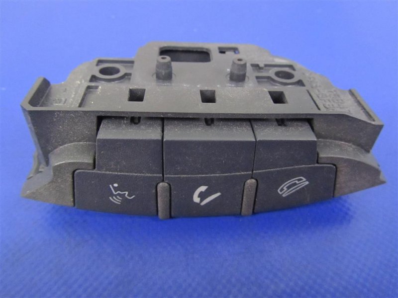 Запчасть кнопки на руль MITSUBISHI OUTLANDER XL 05-13 2007 Внедорожник 3.0 8750A021 Б/У Кнопки на руль MITSUBISHI OUTLANDER XL 05-13 2007 Внедорожник 3.0 8750A021 Б/У