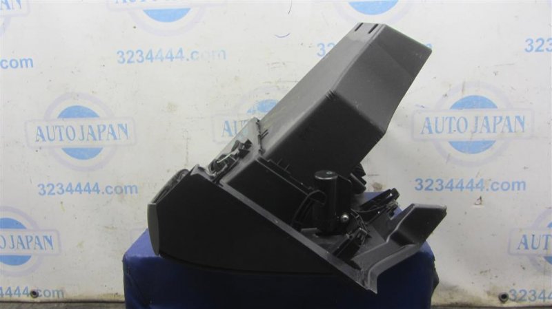 Бардачок 3 BL 09-13 2009 Седан 2.0