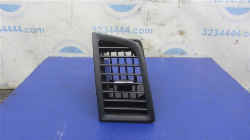 Дефлектор воздушный левый MITSUBISHI ASX / OUTLANDER SPORT 10-21 2018 Внедорожник 2.0 8030A157XA Б/У