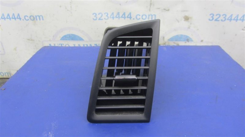 Дефлектор воздушный правый MITSUBISHI ASX / OUTLANDER SPORT 10-21 2018 Внедорожник 2.0 8030A158XA Б/У