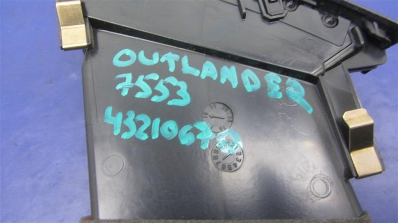 Дефлектор воздушный правый ASX / OUTLANDER SPORT 10-21 2018 Внедорожник 2.0