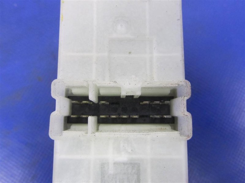 Блок управления стеклоподъемниками передний левый SENTRA (B16) 06–12