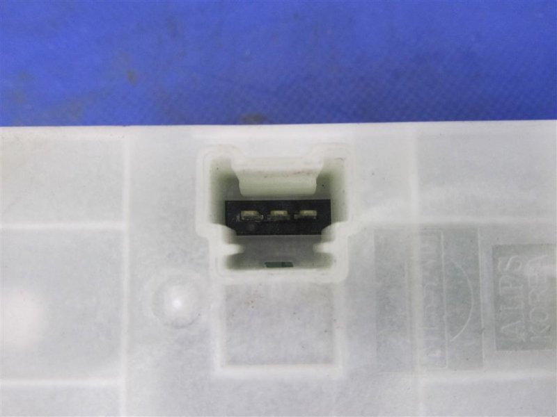 Блок управления стеклоподъемниками передний левый SENTRA (B16) 06–12