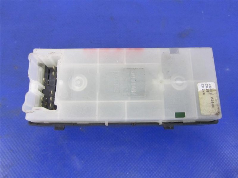 Кнопка стеклоподъемника NISSAN SENTRA (B16) 06–12