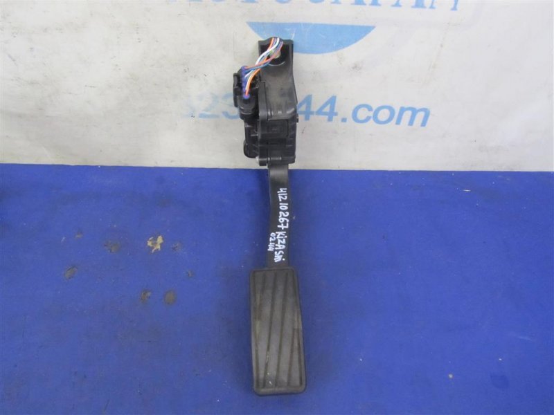 Педаль газа SUZUKI KIZASHI 09-14 2010 Седан 2.4 49400-57L50 Б/У