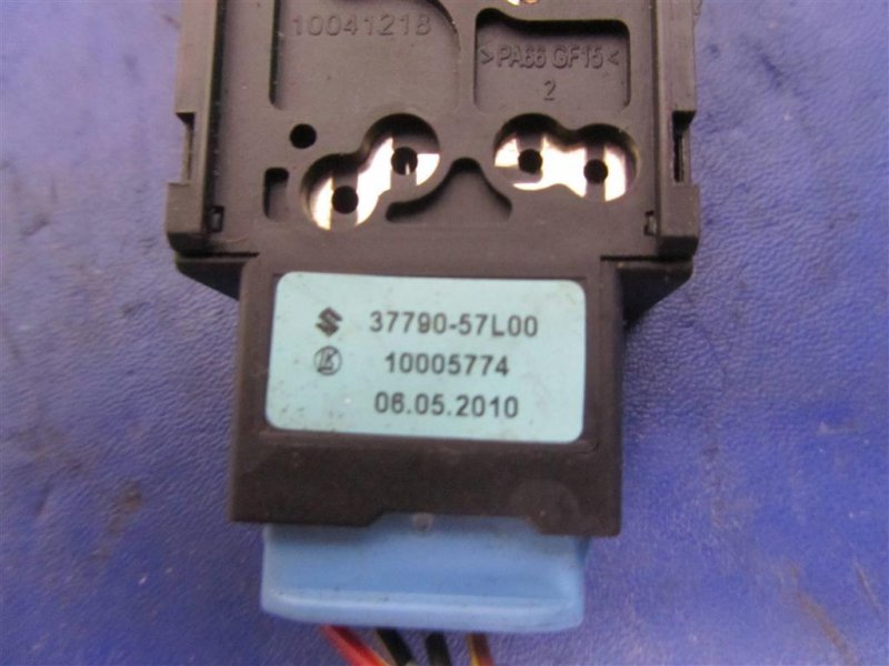 Кнопка включения полного привода SUZUKI KIZASHI 09-14 Седан 2.4