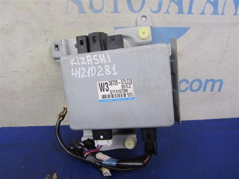 Блок управления электроусилителем руля SUZUKI KIZASHI 09-14 2010 Седан 2.4 38720-57LC1 Б/У