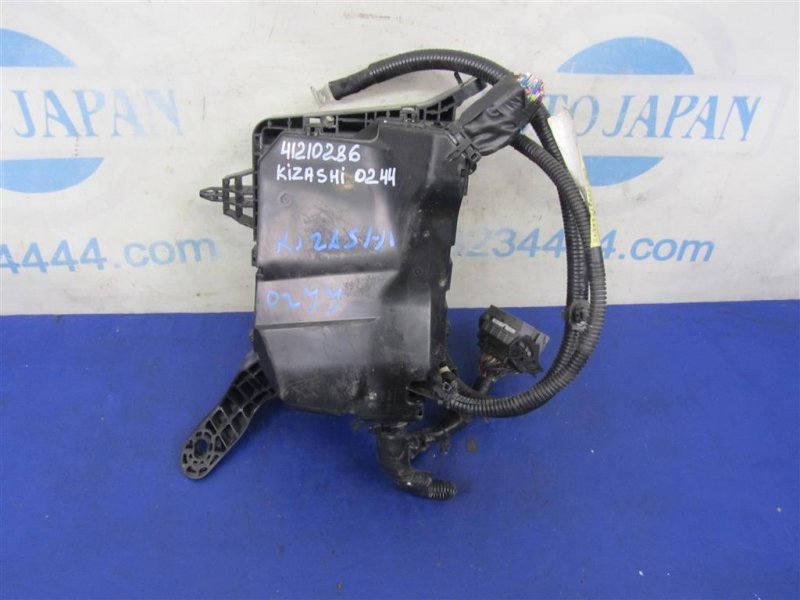 Блок предохранителей моторный отсек KIZASHI 09-14 2010 Седан 2.4