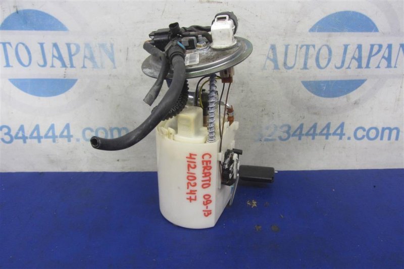 Топливный насос KIA FORTE/CERATO TD 08-13 31110-1M600 Б/У