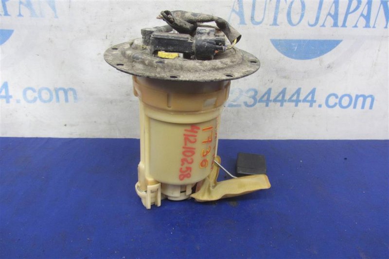 Топливный насос TOYOTA MATRIX 02-08 2002 ZZE132 1.8L 1ZZ-FE 23221-0A030 Б/У