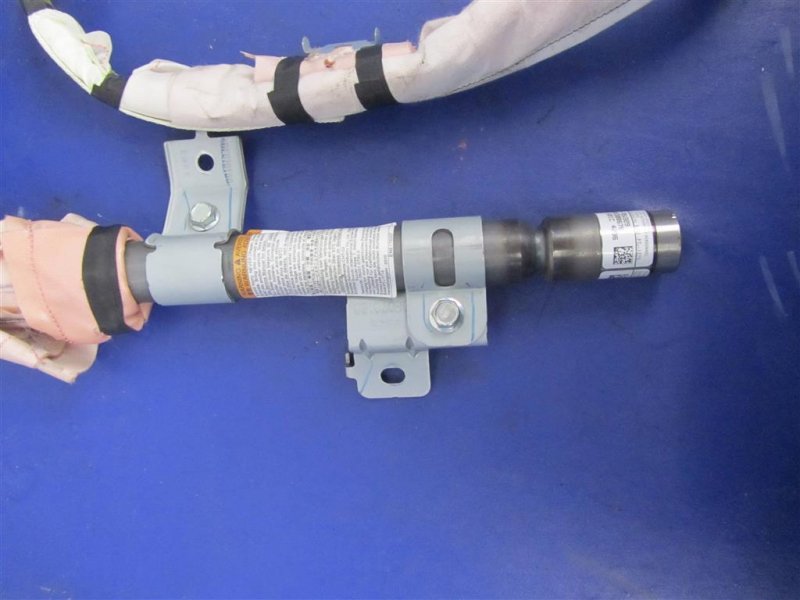 Подушка безопасности (штора) левая KIZASHI 09-14 2010 Седан 2.4 Подушка безопасности (штора) левая KIZASHI 09-14 2010 Седан 2.4