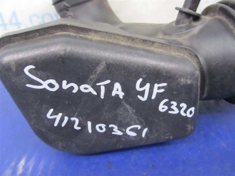 Патрубок воздушного фильтра SONATA YF 10-14 2011 YF 2.4
