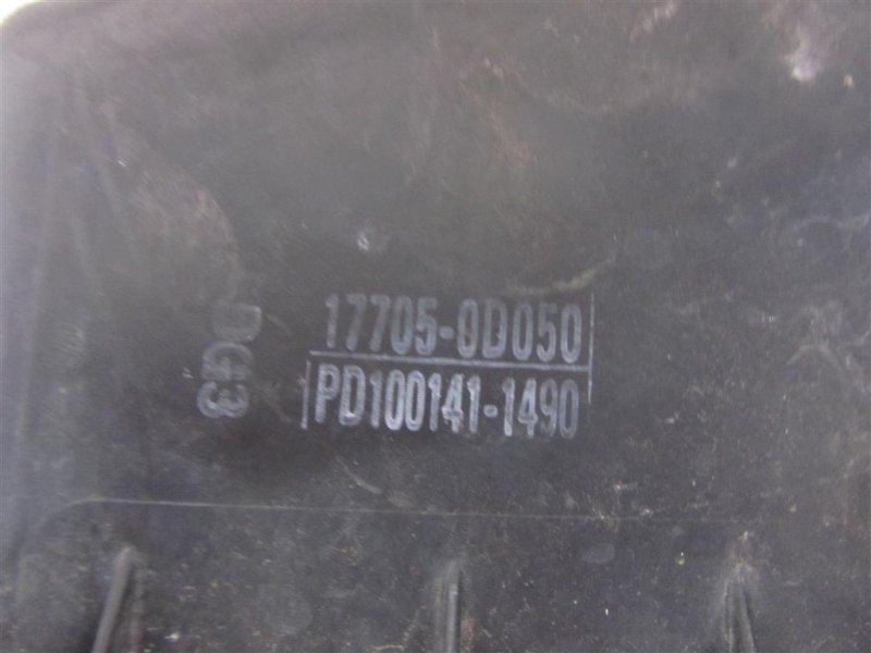 Крышка корпуса воздушного фильтра MATRIX 02-08 2002 ZZE132 1.8L 1ZZ-FE Крышка корпуса воздушного фильтра MATRIX 02-08 2002 ZZE132 1.8L 1ZZ-FE