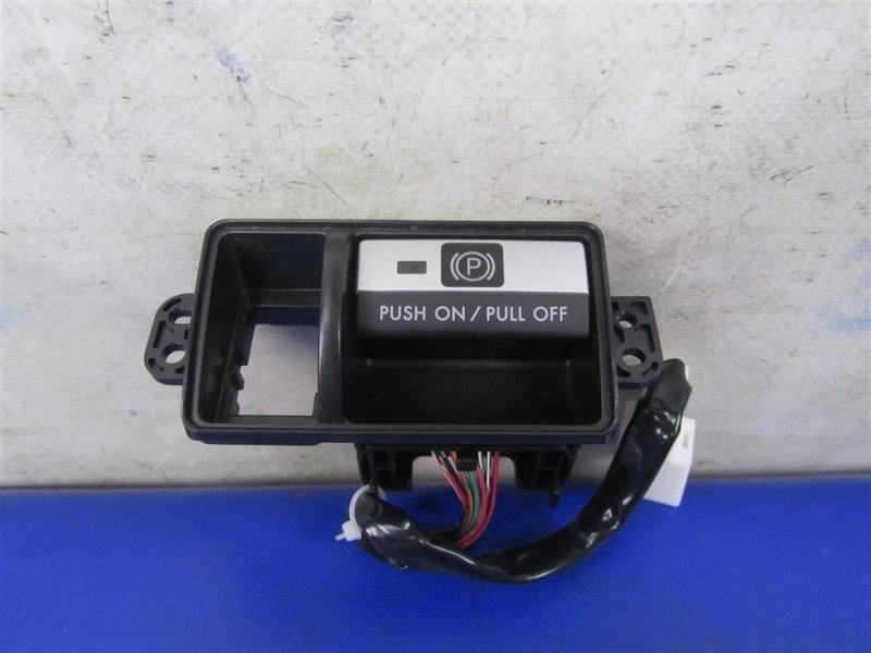 Кнопка стояночного тормоза SUBARU OUTBACK 09-14 BR 2011 Внедорожник 3.6 EZ36 83322AJ010 Б/У