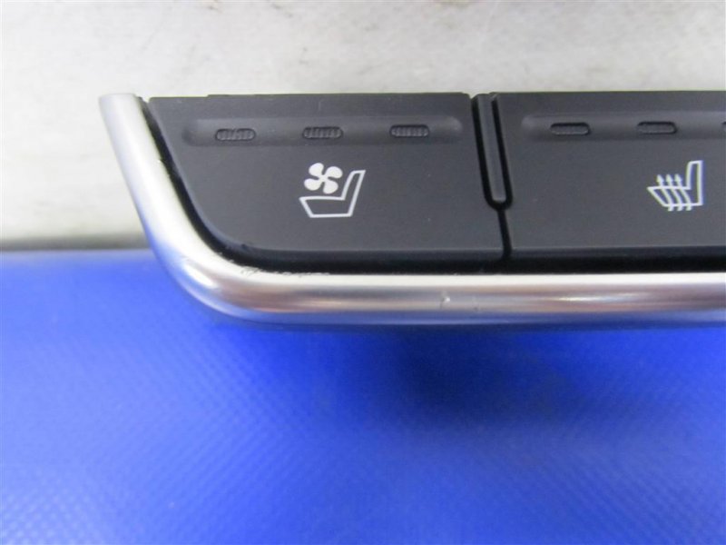 Кнопка обогрева сидений SORENTO UM 14-