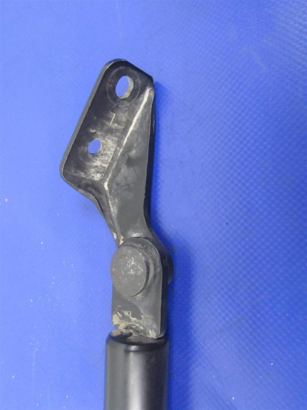 Амортизатор крышки багажника левый TIIDA/VERSA C11 04-11 2007 Хетчбек 1.8 Амортизатор крышки багажника левый TIIDA/VERSA C11 04-11 2007 Хетчбек 1.8