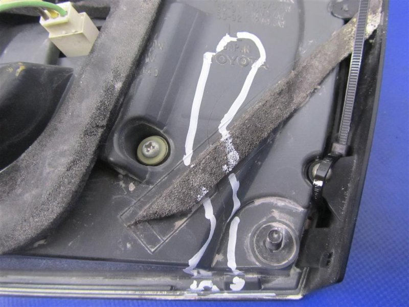 Фонарь внутренний задний левый LS460 06-12 Фонарь внутренний задний левый LS460 06-12