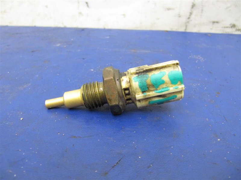 Запчасть датчик температуры охлаждающей жидкости TOYOTA TUNDRA 07-13 2007 USK56 5.7 3URFBE 89422-33030 Б/У Датчик температуры охлаждающей жидкости TOYOTA TUNDRA 07-13 2007 USK56 5.7 3URFBE 89422-33030 Б/У