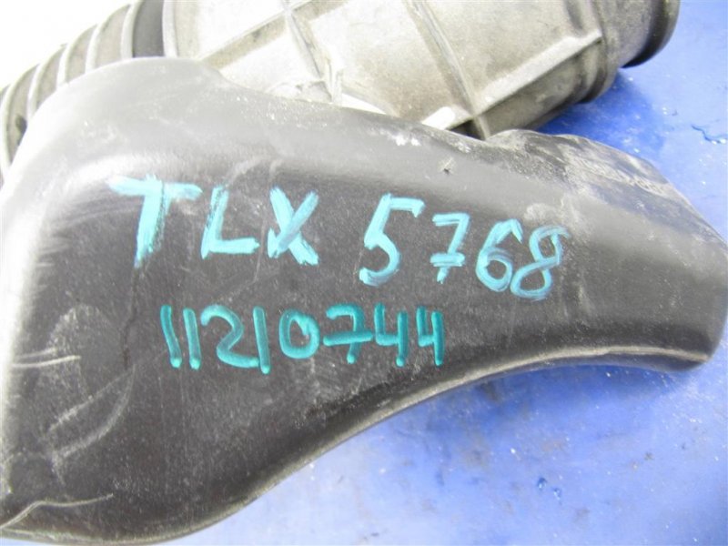 Патрубок воздушного фильтра TLX 14-17 2015 Седан 2.4