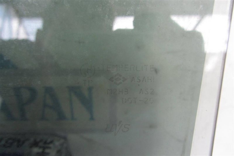 Стекло двери заднее правое INFINITI G35 03-07 Седан 3.5 Стекло двери заднее правое INFINITI G35 03-07 Седан 3.5