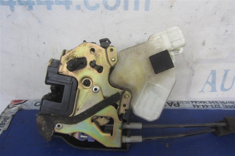 Замок двери задний правый G35 03-07 2006 Седан 3.5