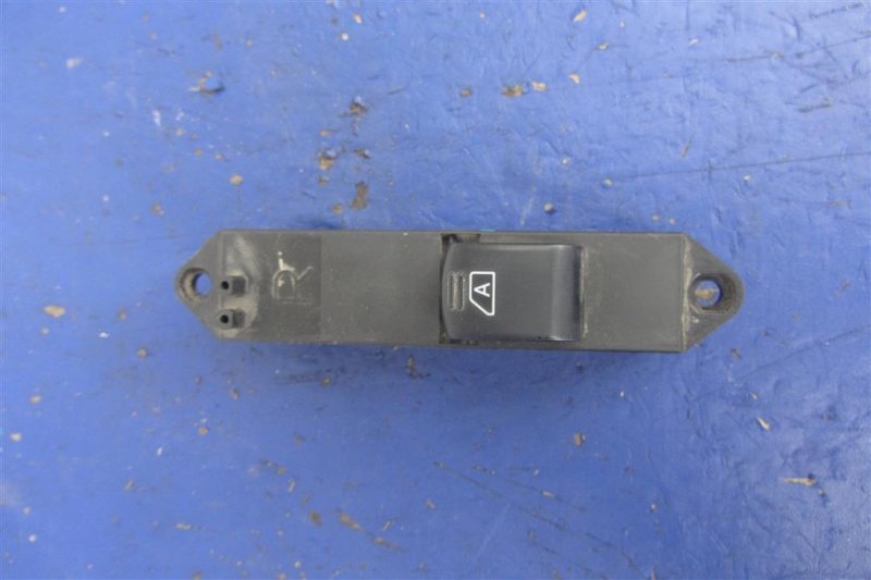 Кнопка стеклоподъемника задняя правая INFINITI G35 03-07 Седан 3.5