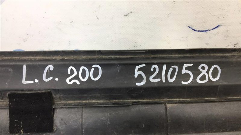 Накладка бампера задняя TOYOTA LAND CRUISER 200 08-21