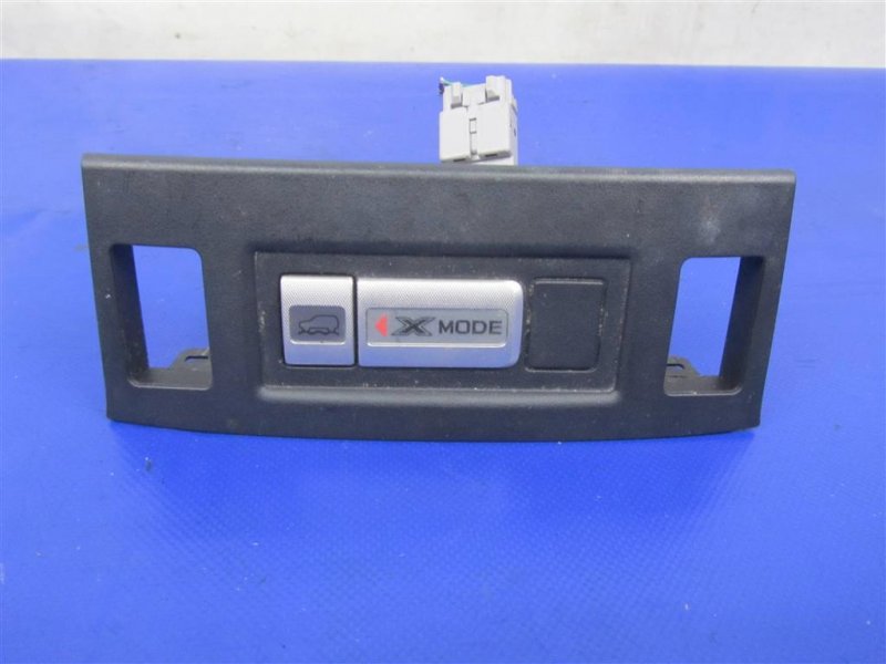 Кнопка SUBARU FORESTER 12-19 2015 Внедорожник 2.5 83211SG010 Б/У