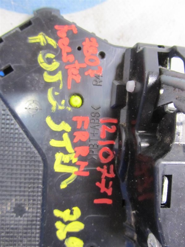 Замок двери передний правый FORESTER 12-19 2015 Внедорожник 2.5