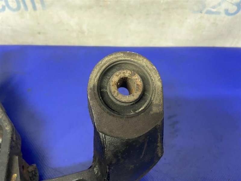 Цапфа задняя левая TRIBECA B10 07-13 Цапфа задняя левая TRIBECA B10 07-13