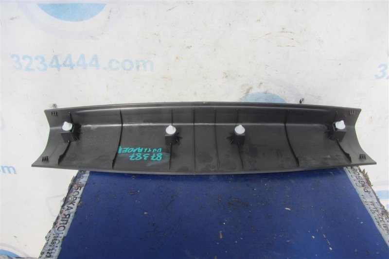 Обшивка крышки багажника OUTLANDER GF 12-